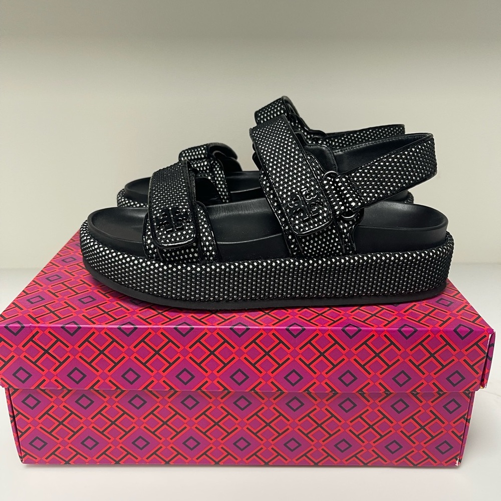 Tory Burch Kira Sport Sandal – Black
Size 7.5 | Mesh & Leather | Platform
